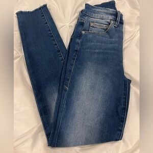 GOOD AMERICAN BLUE 319 JEANS SIZE 24